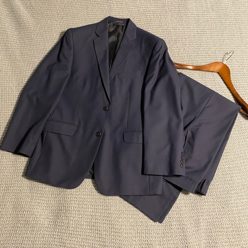 Madison Modern Fit Suit